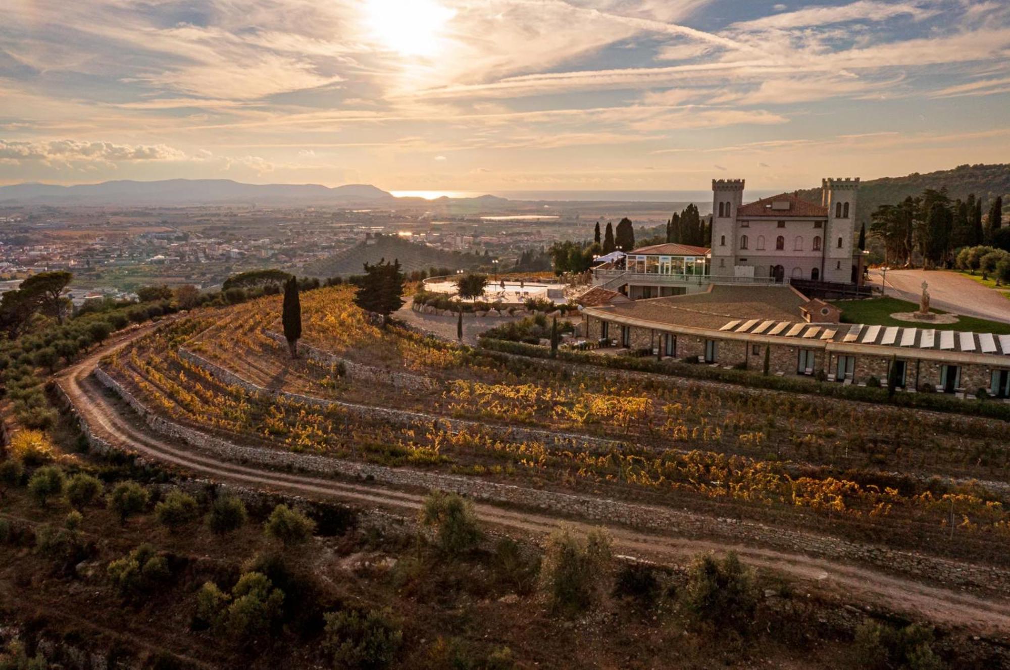 Castello Bonaria Wine & Spa Resort Campiglia Marittima Exterior photo