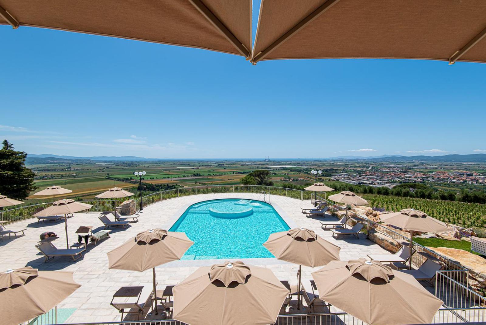 Castello Bonaria Wine & Spa Resort Campiglia Marittima Exterior photo